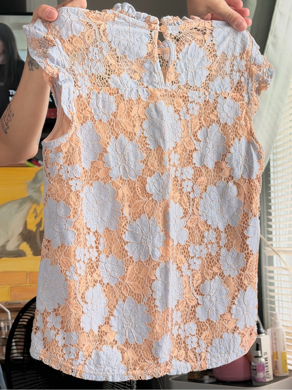 Monteau Los Angeles Lace Floral Sleeveless Blouse Size Small Peach Blue